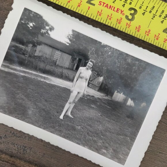 VTG Photo Sexy Woman In Swimsuit 1950s Retro Colage scrapbook - Picture 3 of 5